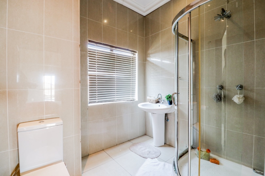 5 Bedroom Property for Sale in Xanadu Eco Residential Estate North West